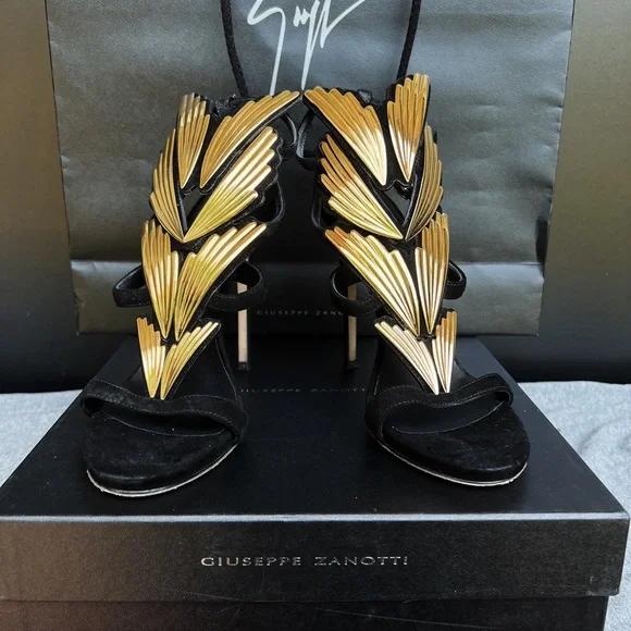 の*ん様 GIUSEPPE ZANOTTI トングサンダル ブラック/ゴールド Giuseppe Zanotti | Shoes | 2 Cruel Giuseppe Zanotti Heels